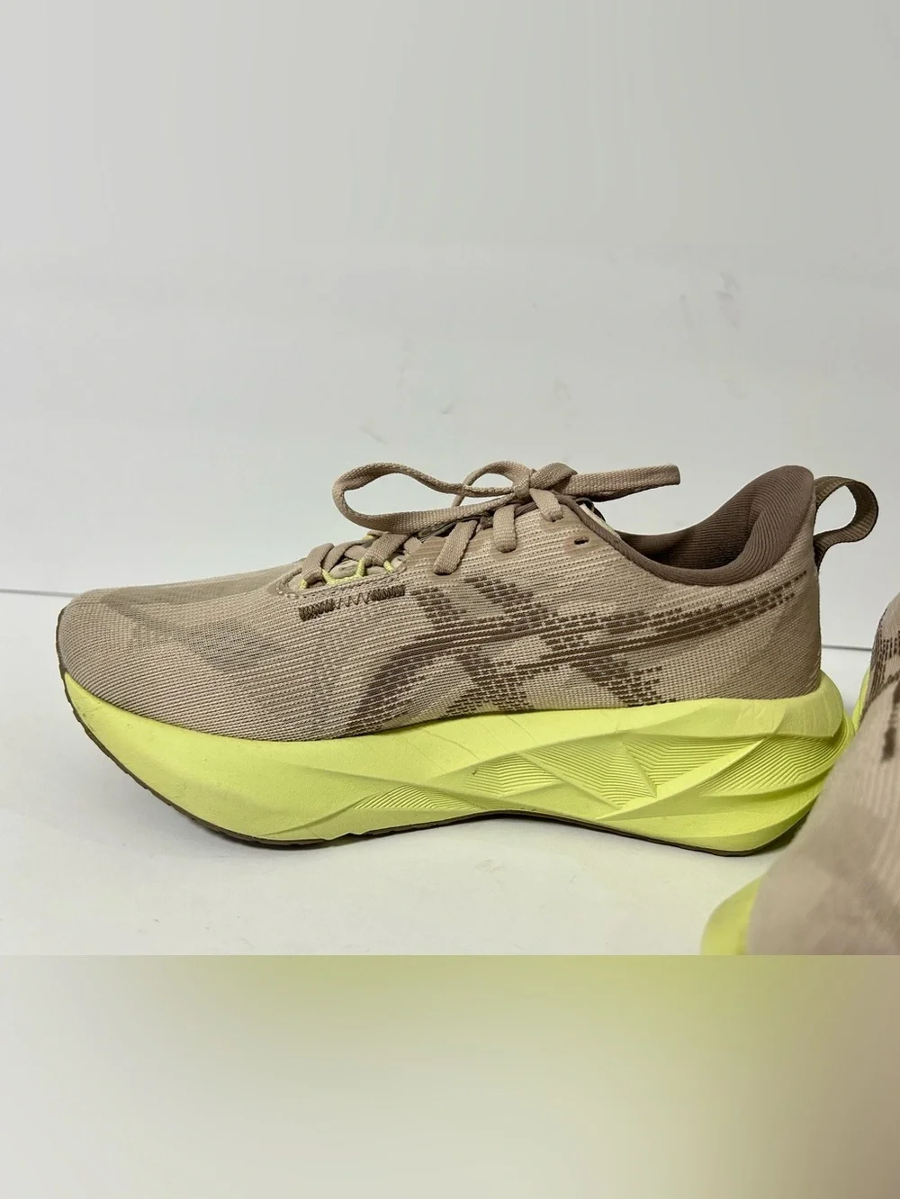 Asics please stains wear